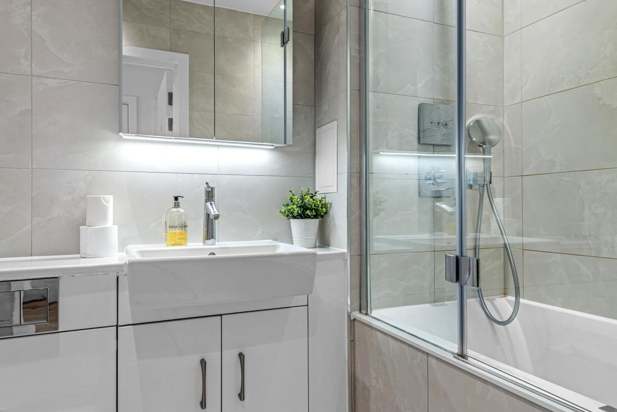 Londwell, Heart Of Notting Hill, Balcony Suite Luxury Лондон Экстерьер фото